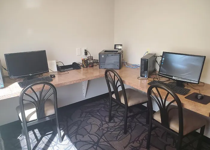 Expressway Suites Fargo