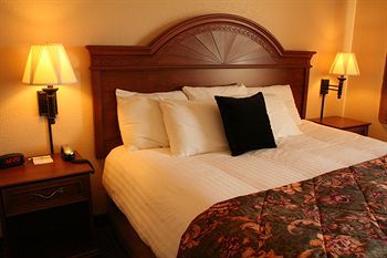 Hotel Expressway 3*