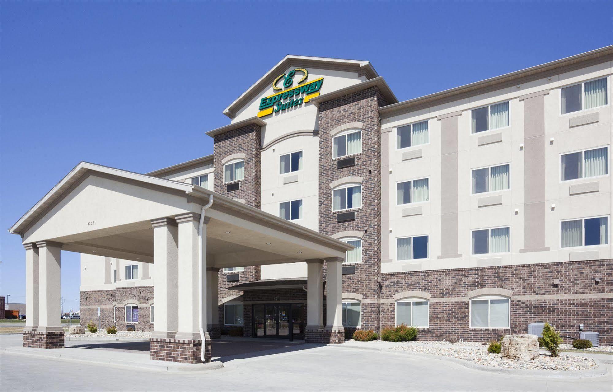 Hotel Expressway 3*